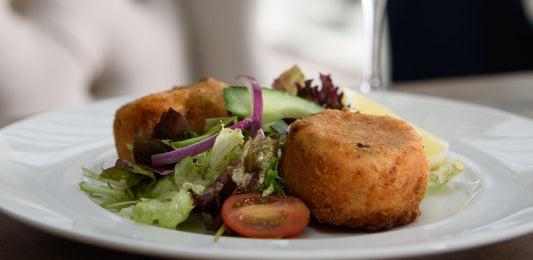 How to cook Fishcakes the right way? Make Geof the Chef's Salmon, Prawn & Spring Onion Fishcake recipe for a tasty Good Friday dish.