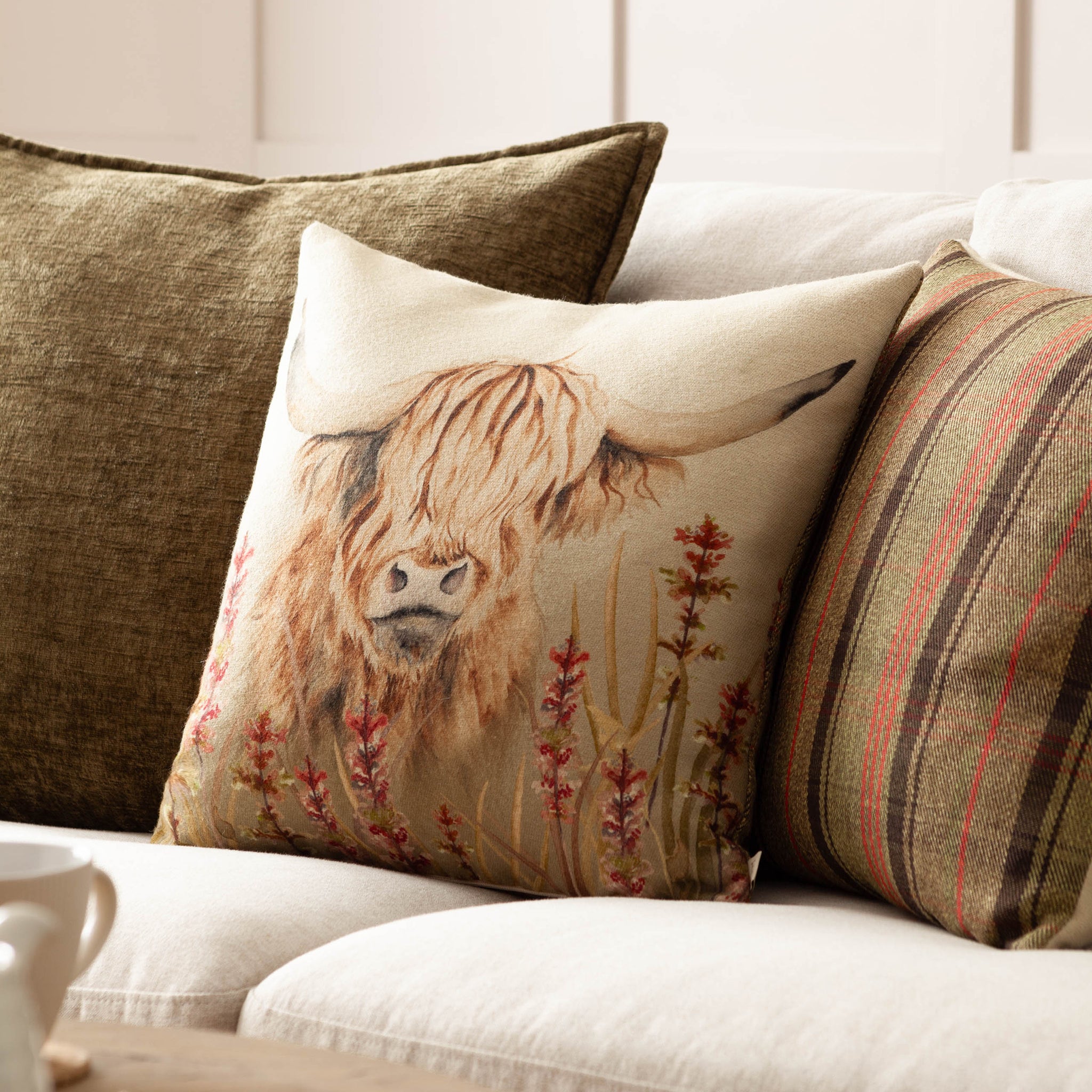 Ontarom Highland Cow Cushion