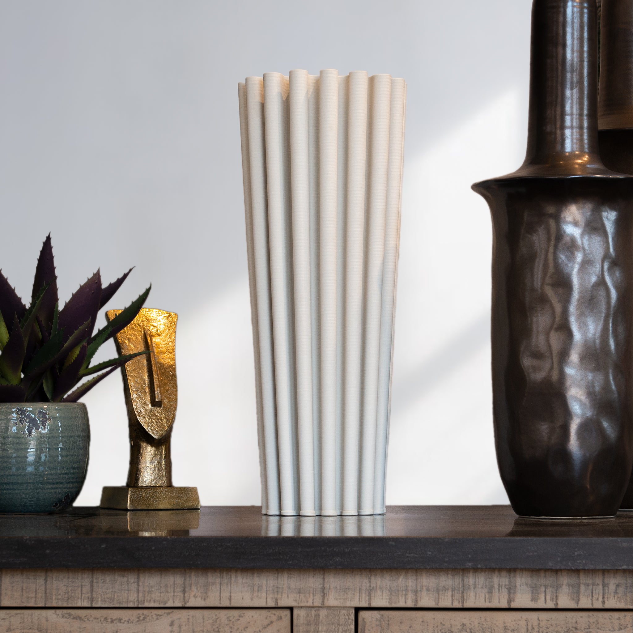 White 3D Effect Printed Vase