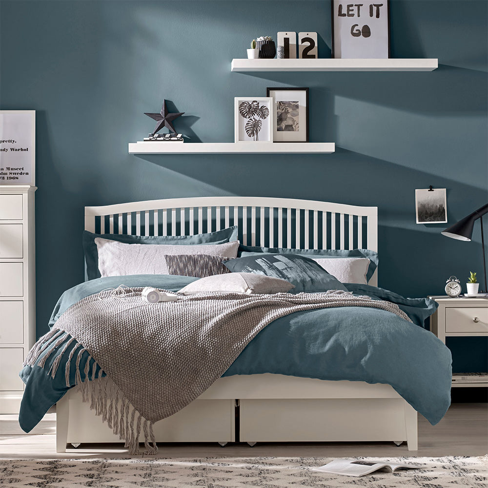 Slatted bedstead in painted white