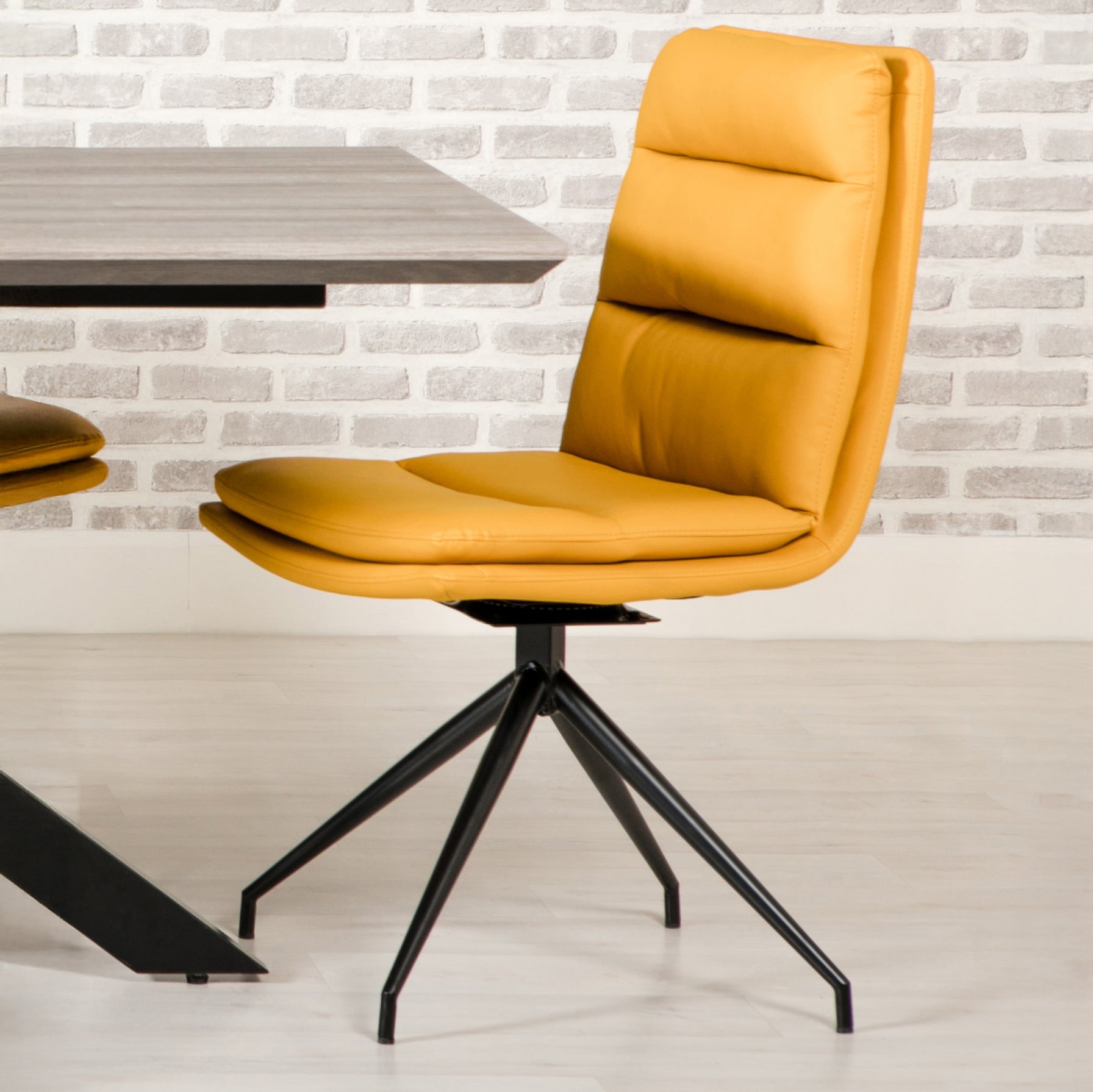 Bay Ridge Swivel Chair