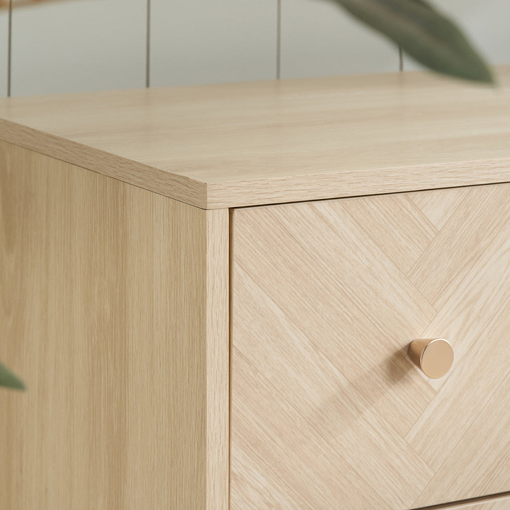 Challis 4DR Chest