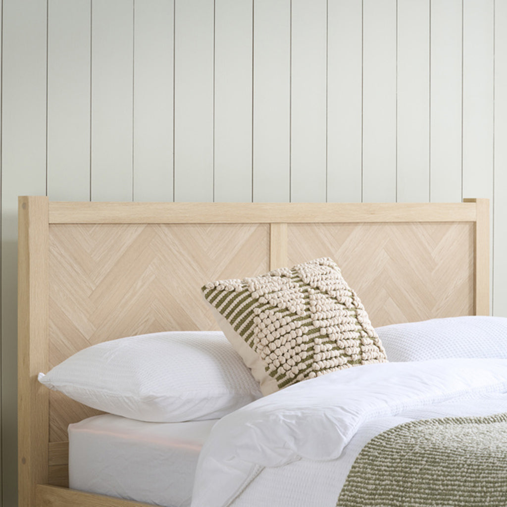 Challis Bed