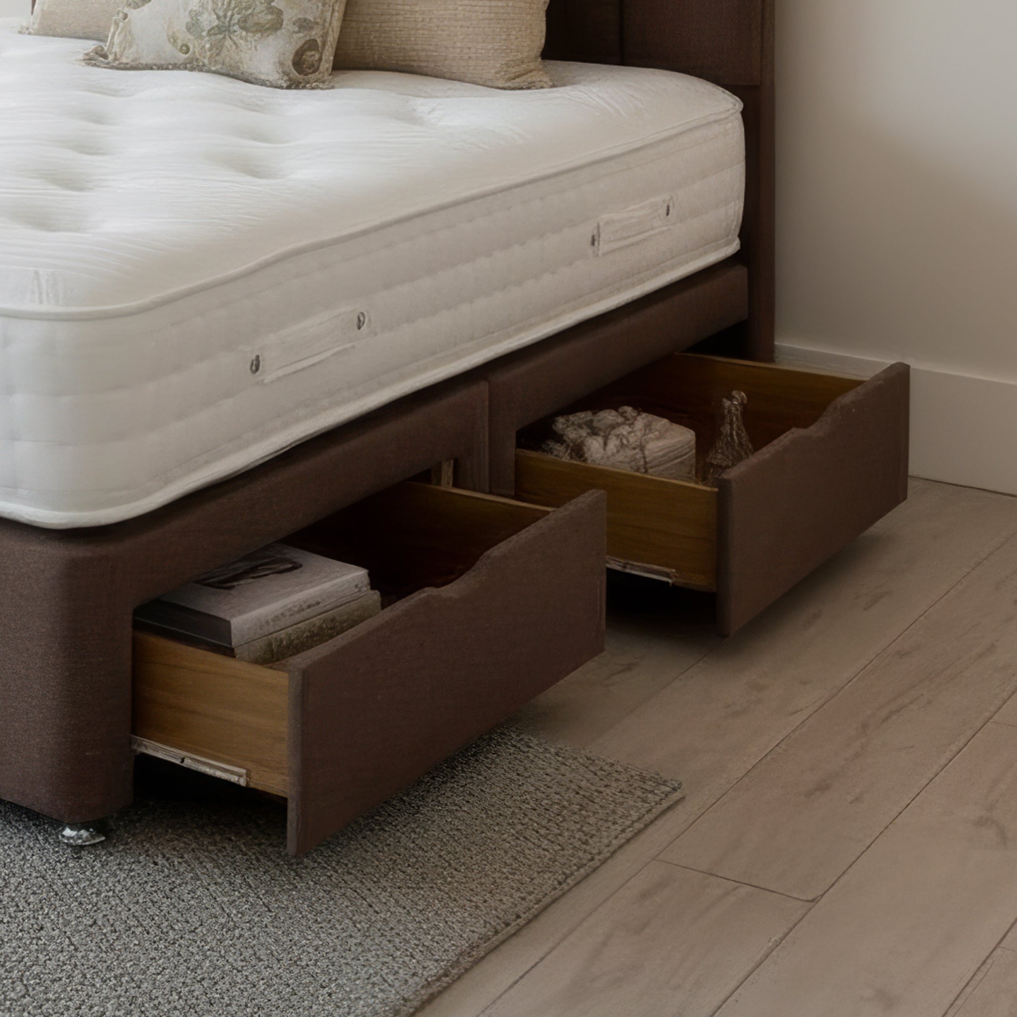 Arighi Bianchi 4 Drawer Broadway Bed in Dark Grey