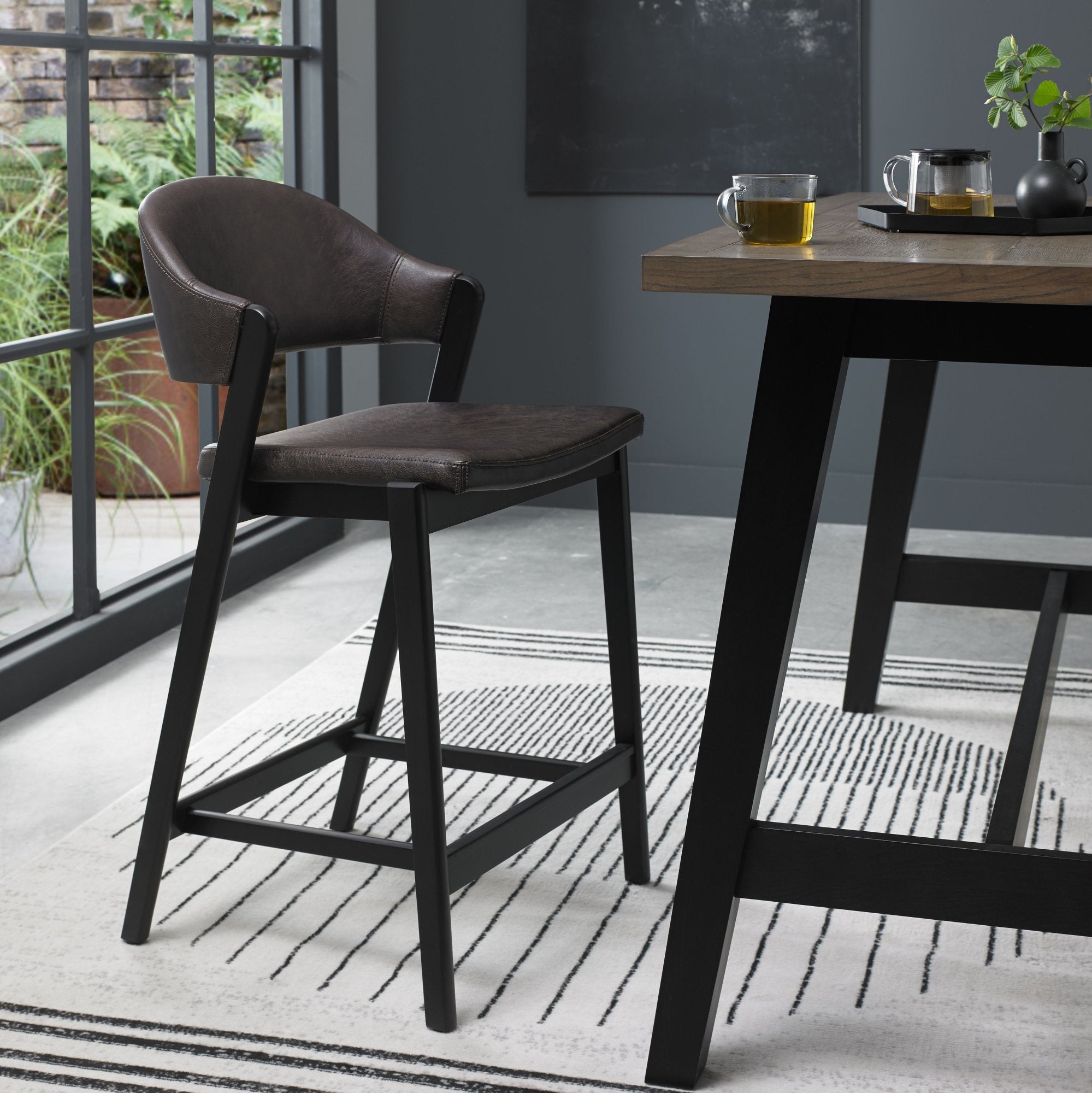 Highgate Peppercorn Barstool in Black