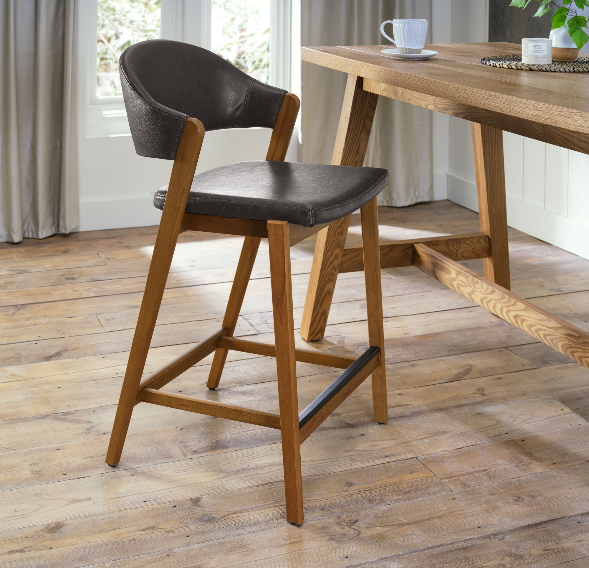 Highgate Rustic Oak Barstool in Black