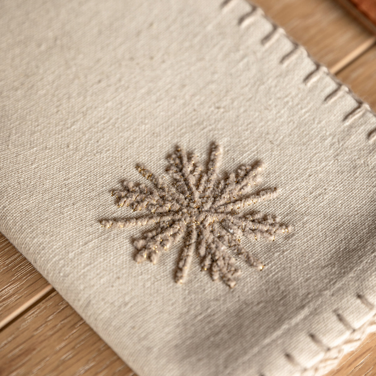 Set of 4 Gold Snowflake Cotton Napkins