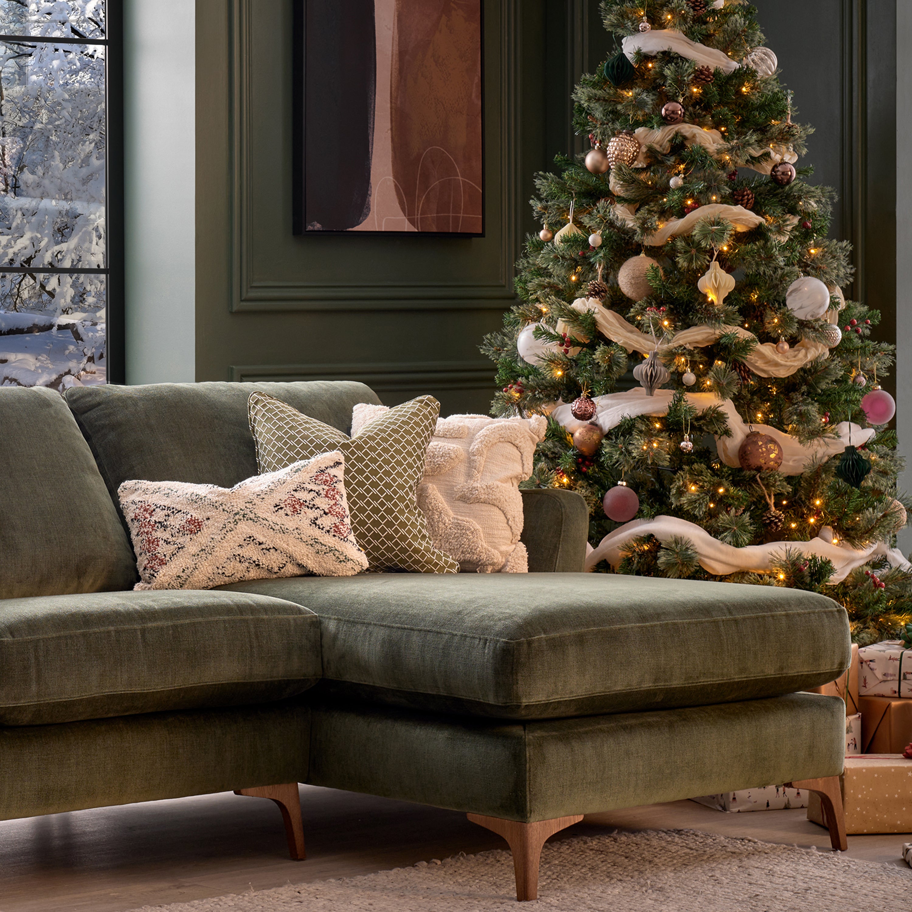 Sofia chaise sofa in velvet green