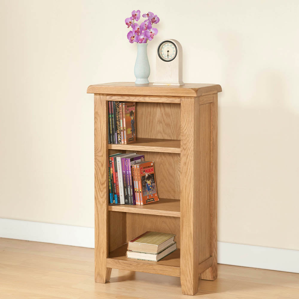 Solid wood small bookcase with three shelves in natural oak finish