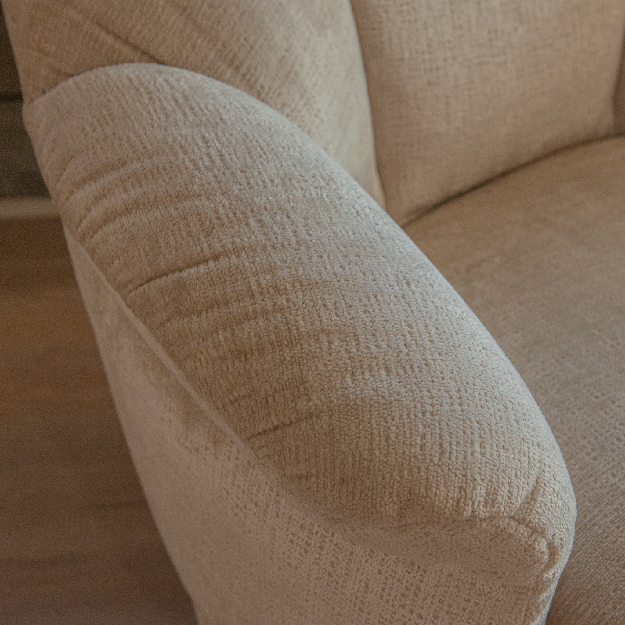 Valeria Swivel Amrchair