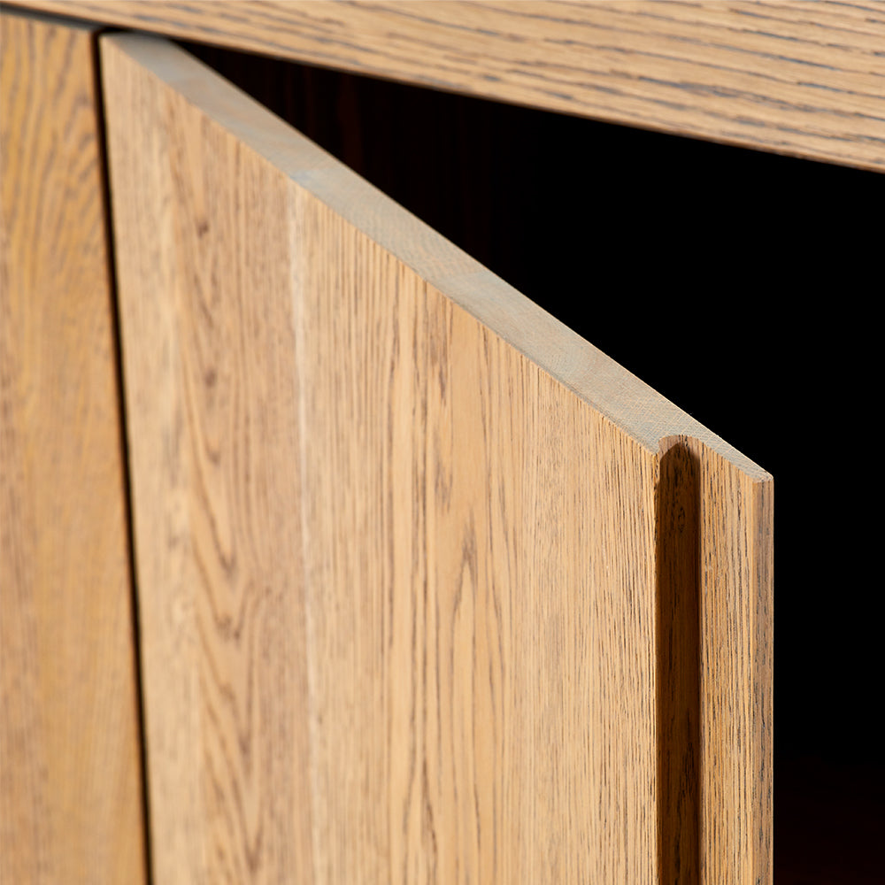 Varis 4 Door Sideboard in Varis Natural