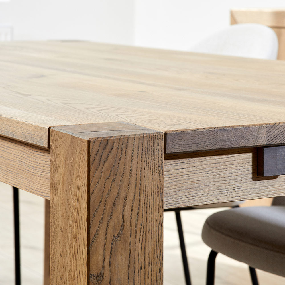 Varis Dining Table