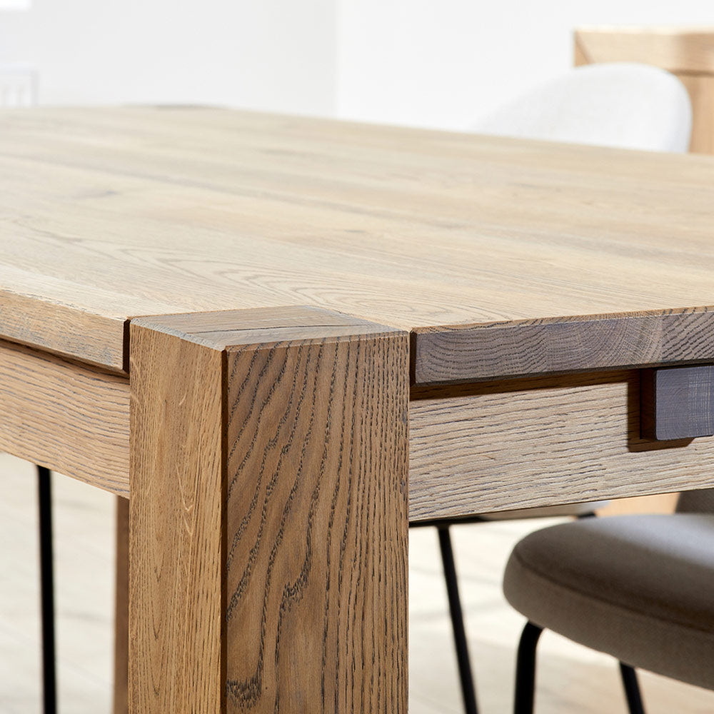 Varis Dining Table