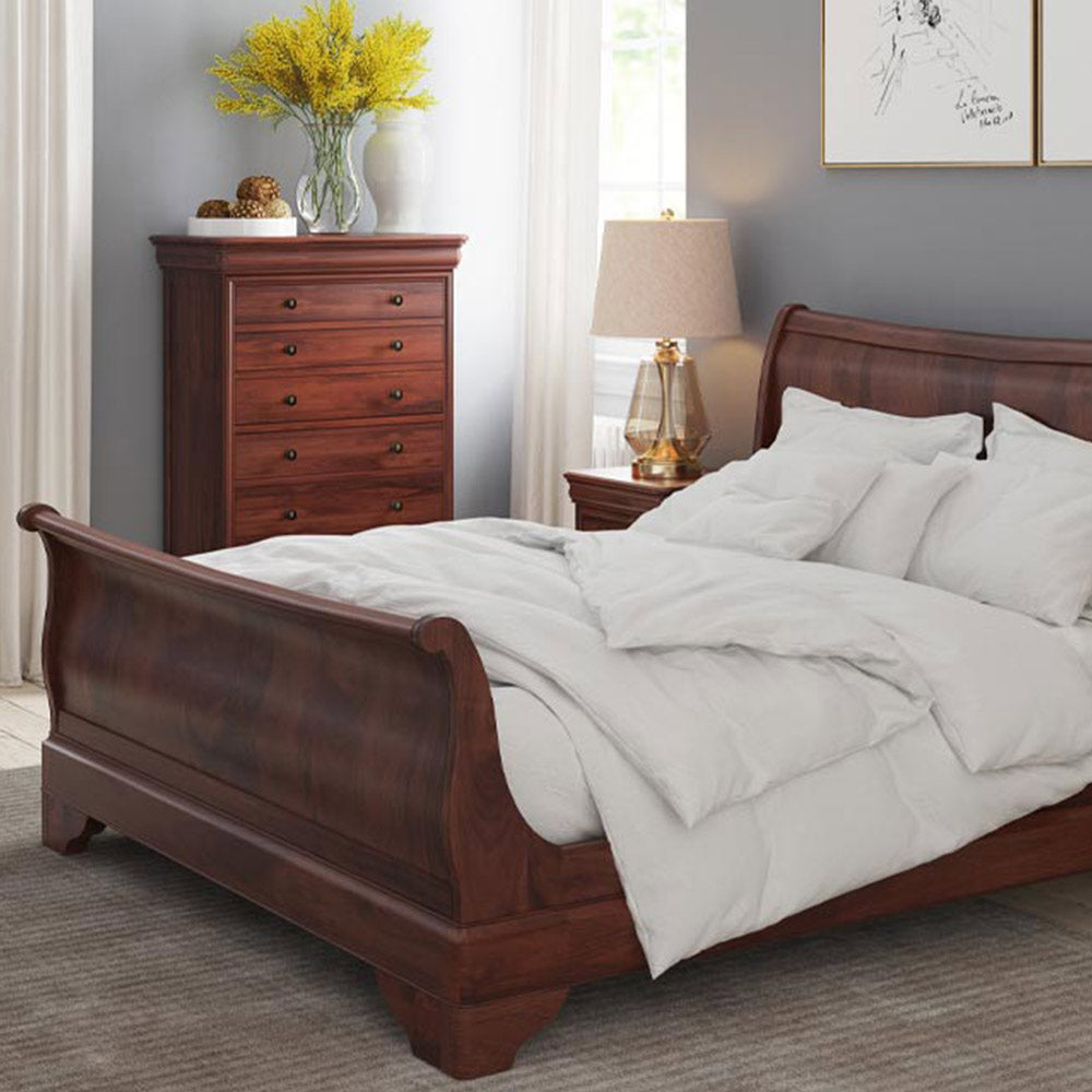 Stylish sleigh bed in lacquered heva & prima vera veneer