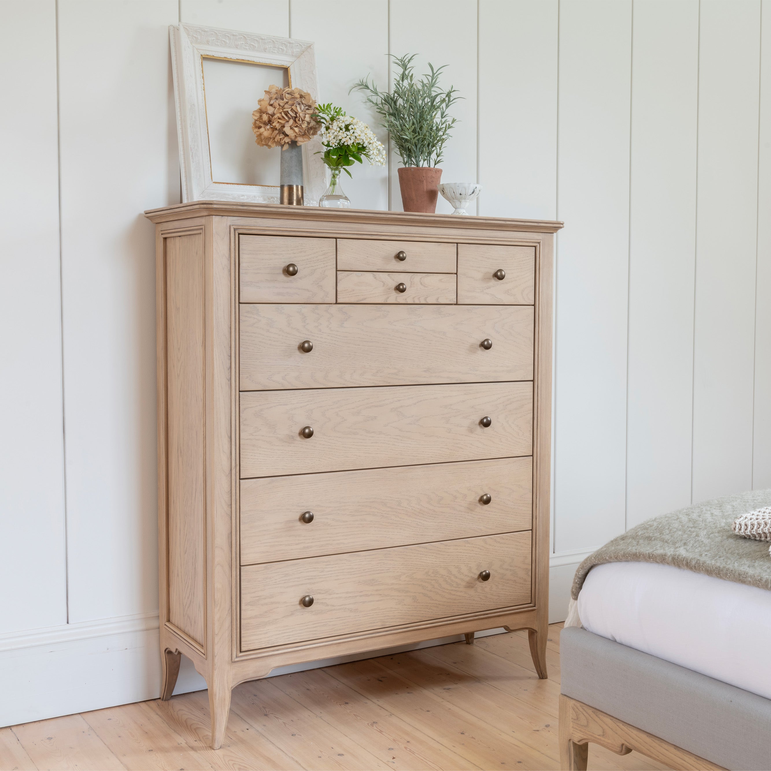 Toulon 8 Drawer Merchant Chest