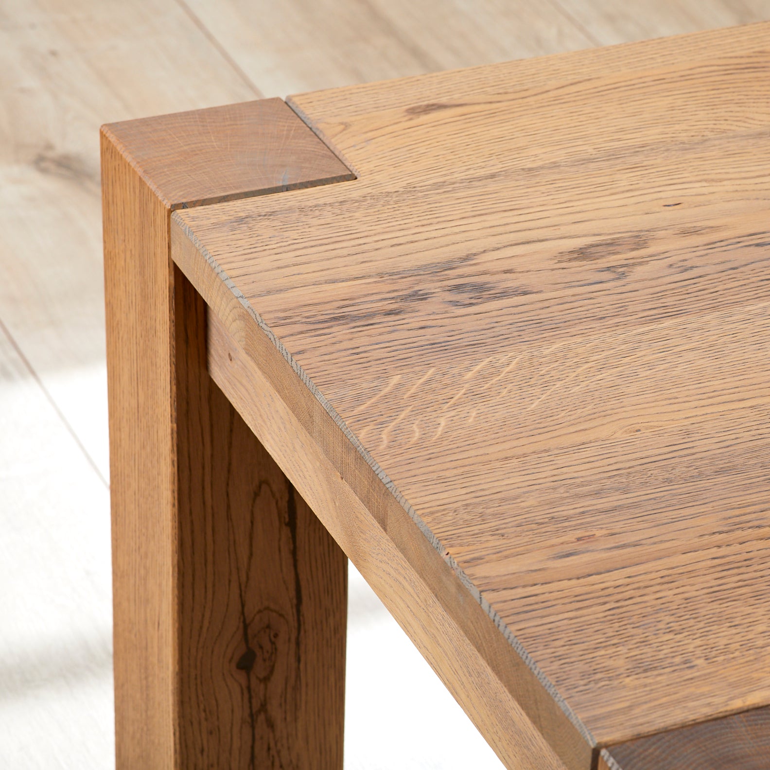 Varis Coffee Table