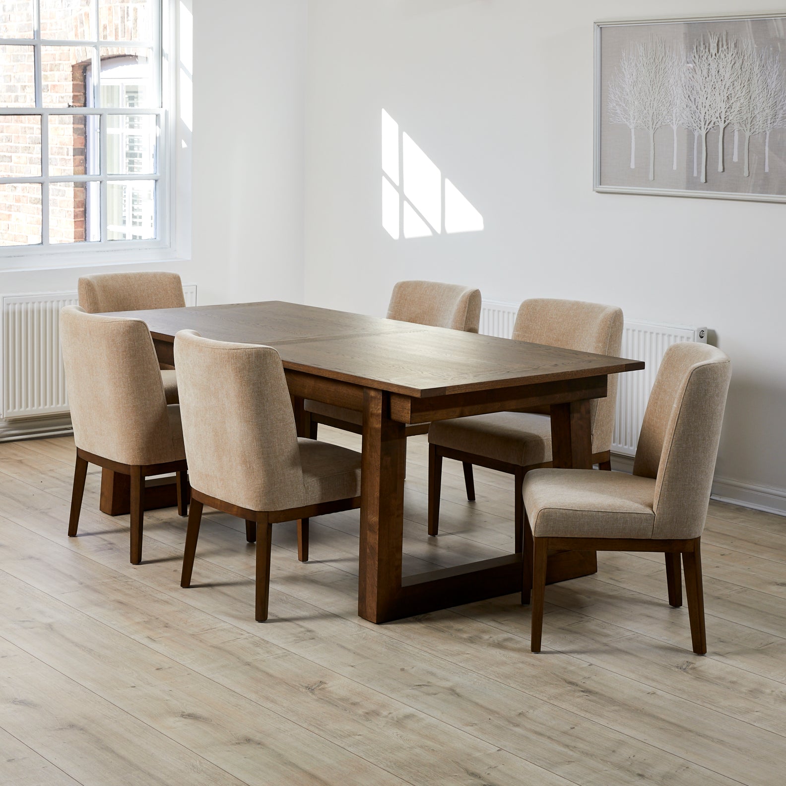 Freja Extending Dining Table with Seating Bundle in 6 Audrey Dining Chairs