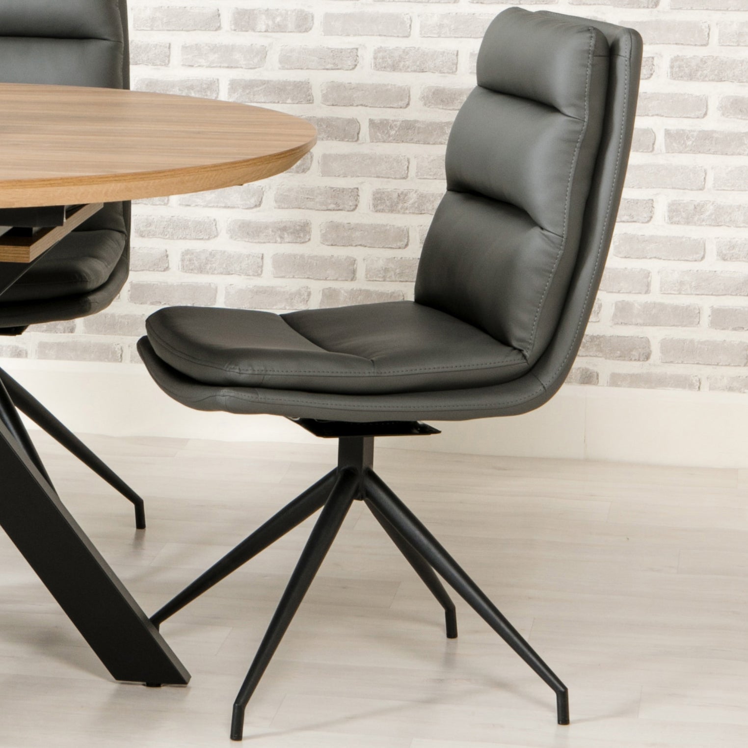 Bay Ridge Swivel Chair