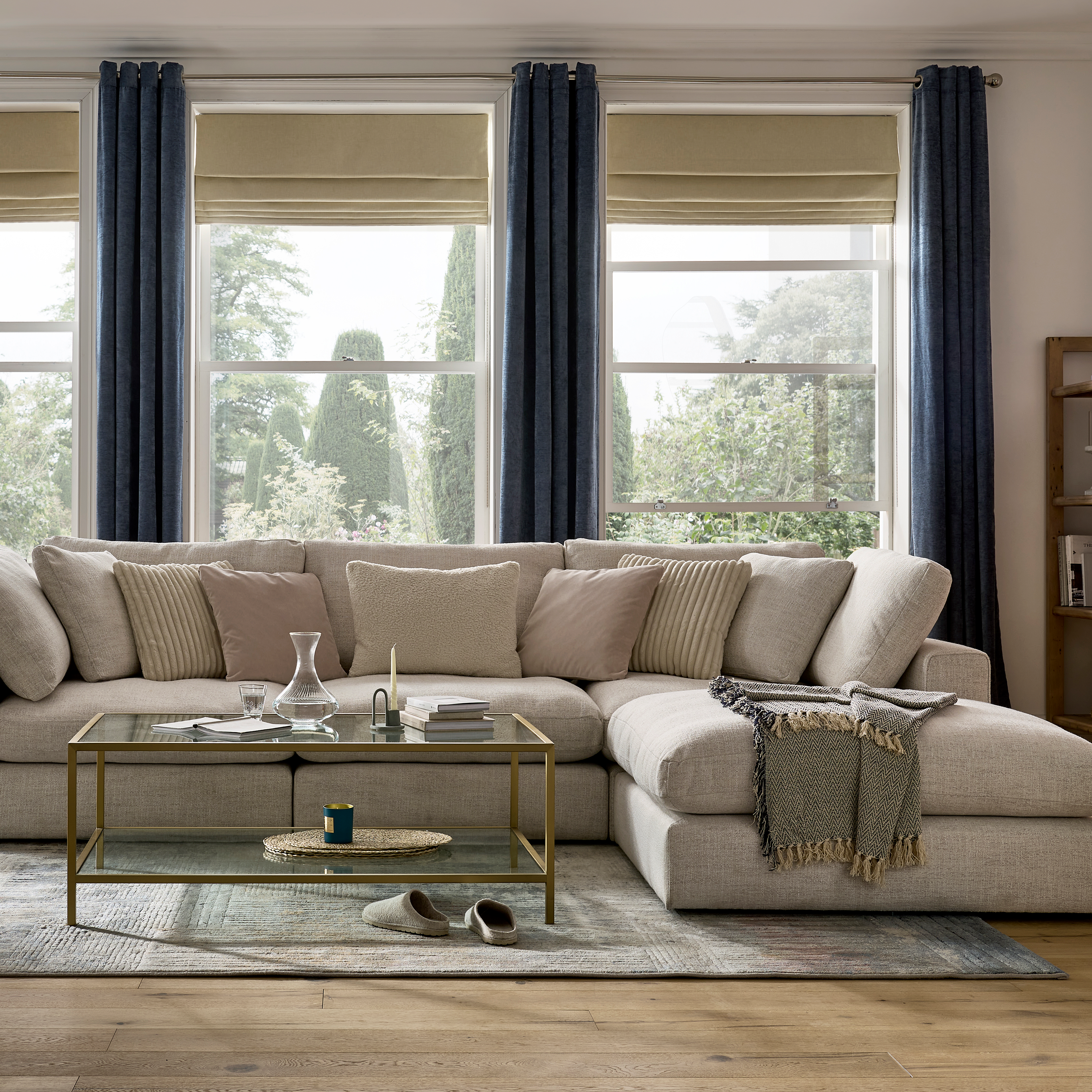Sofas & chairs