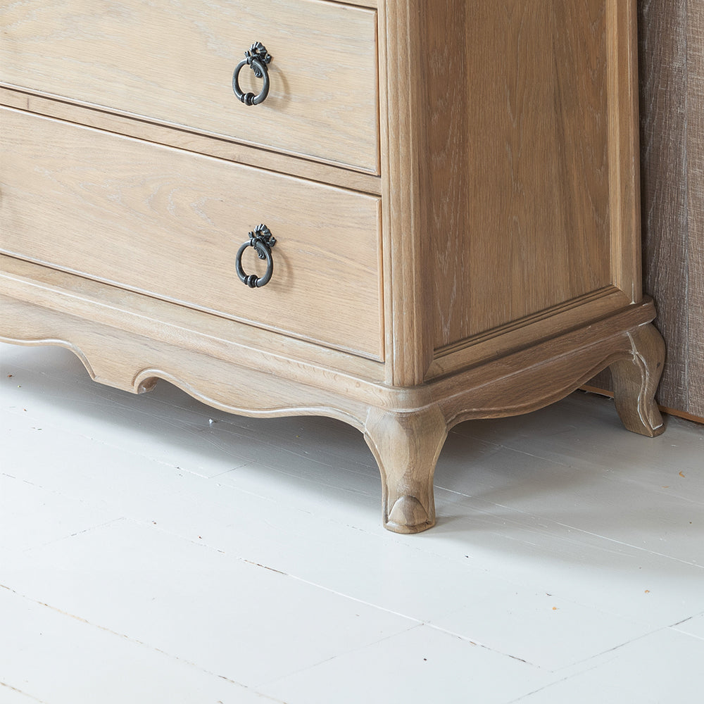 Solid oak 8 drawer chest in soft antique finish
