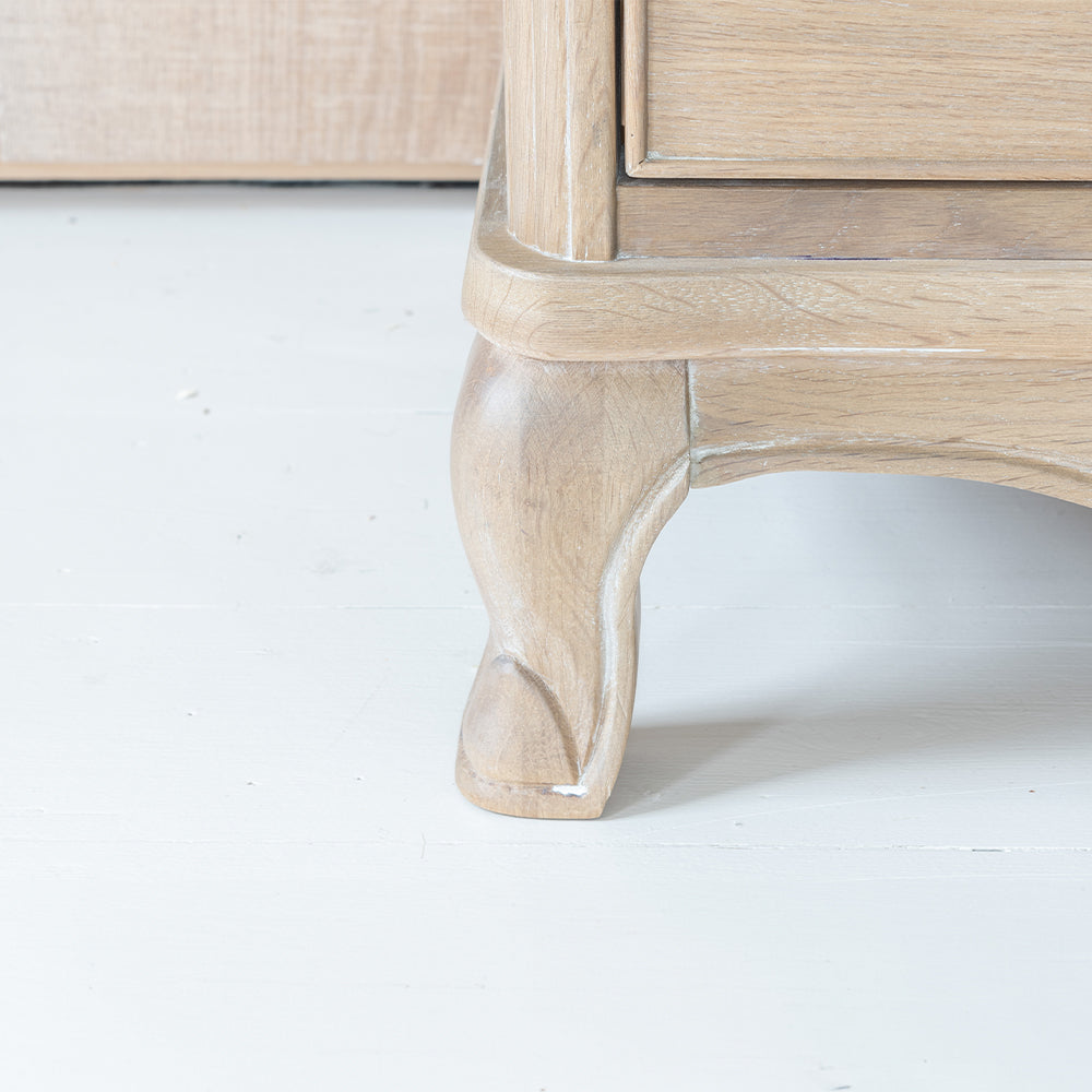 Solid oak 8 drawer chest in soft antique finish
