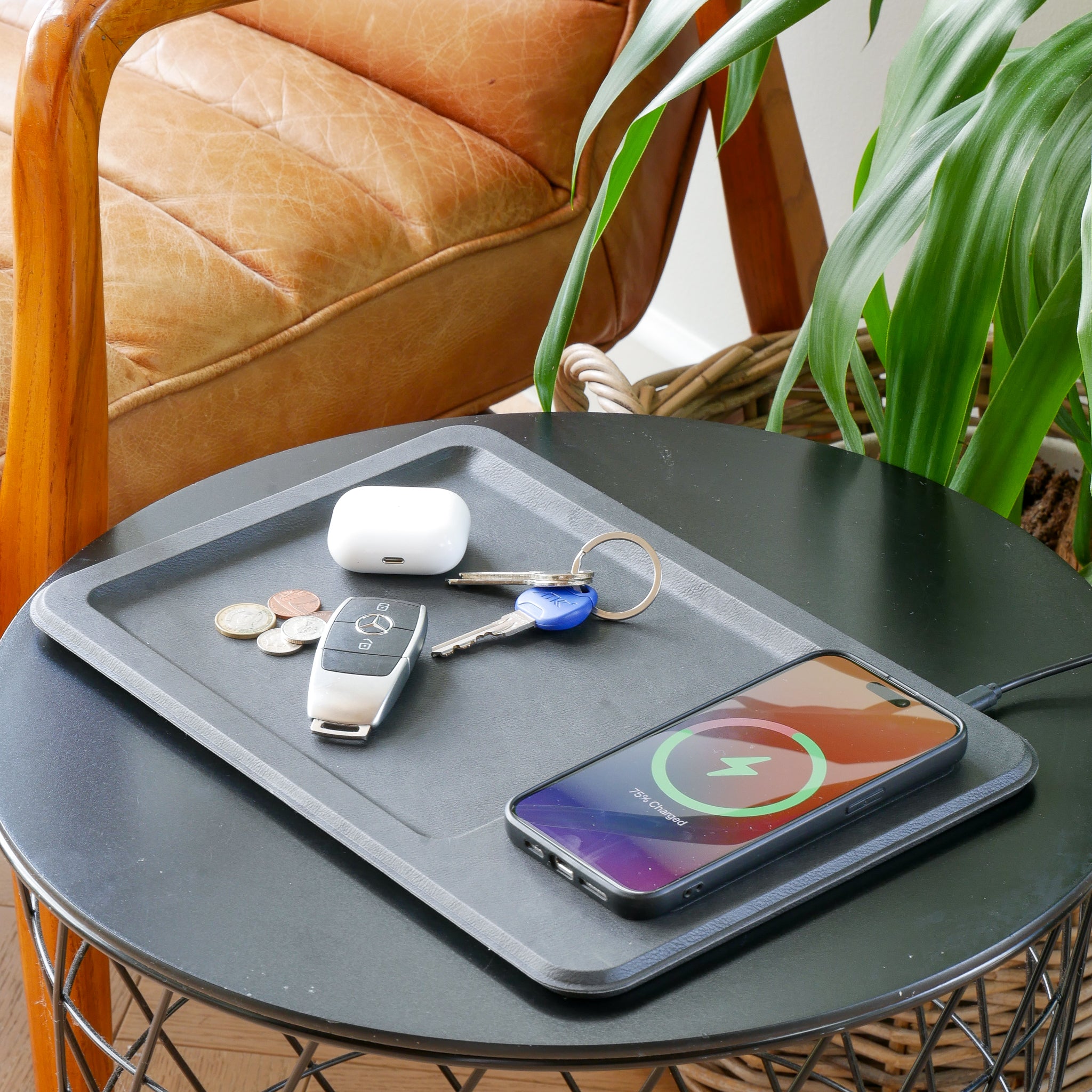 Wireless Charging Tray in Black