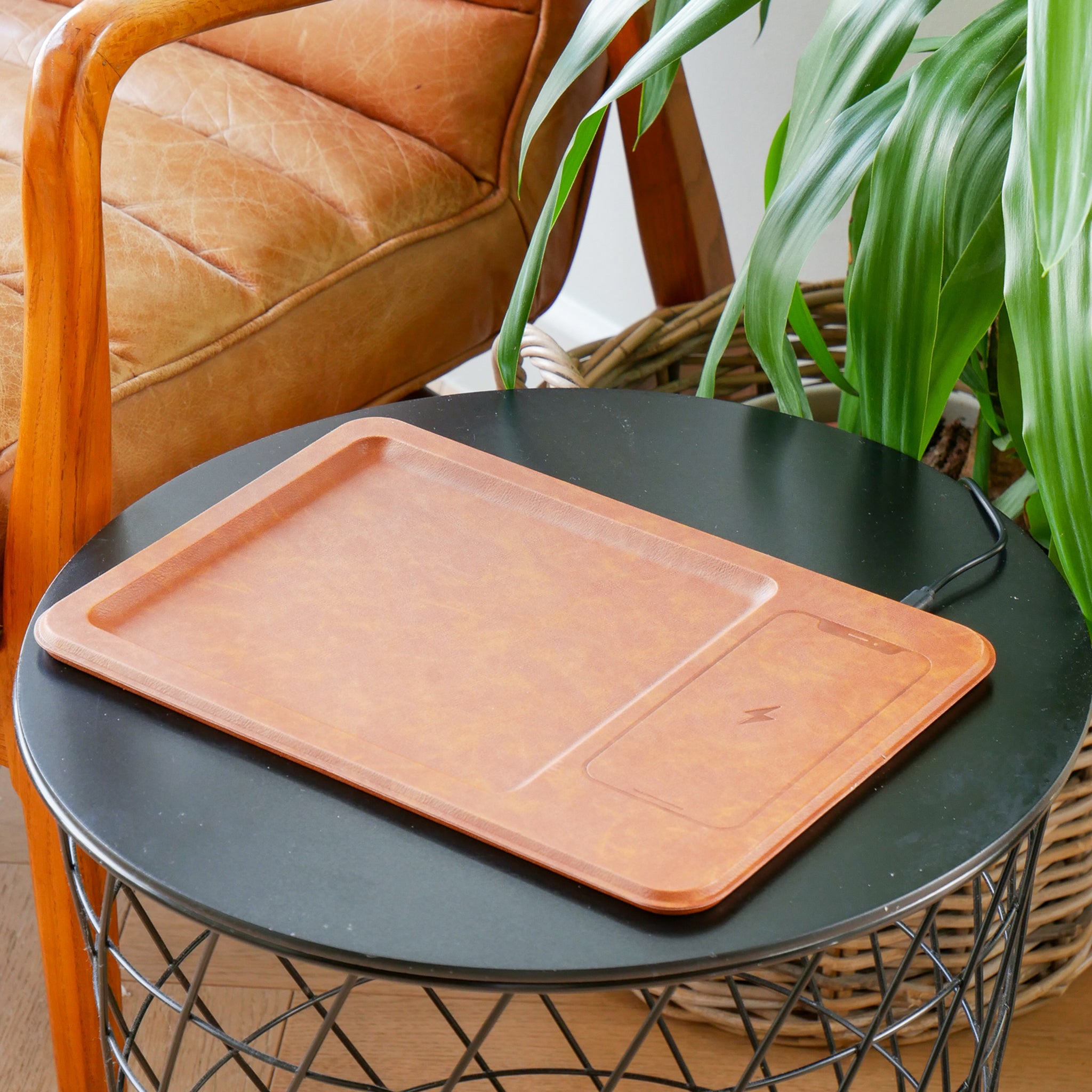 Wireless Charging Tray in Brown