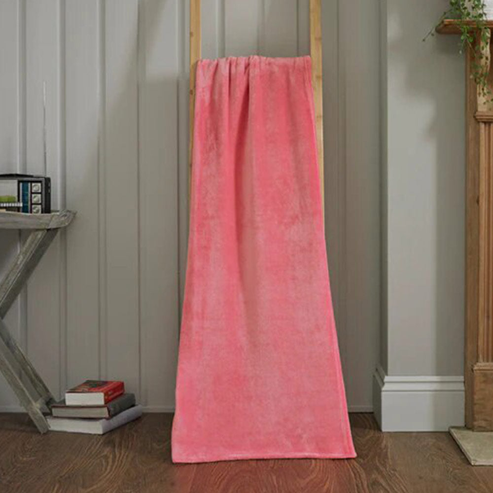 Cozy Lipstick Throw