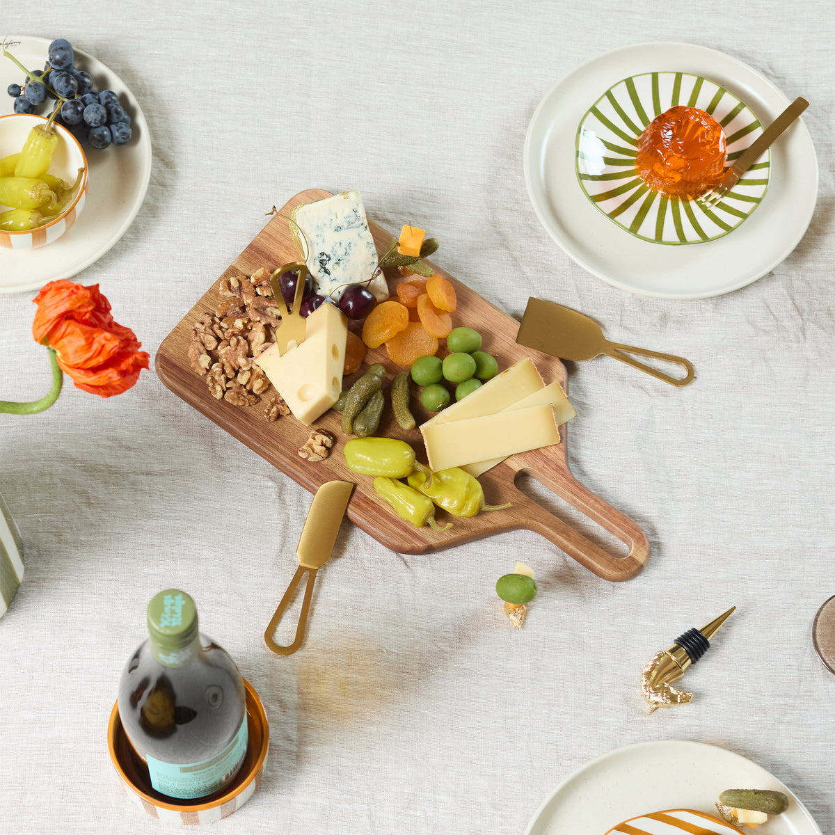 The Garth Cheeseboard and Gold Metal Knife Set