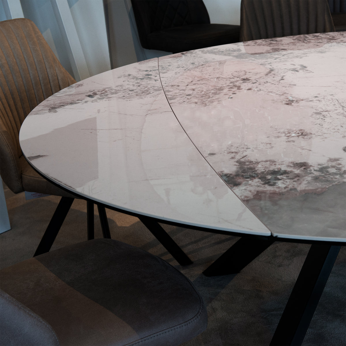 Grande Austen Dining Table