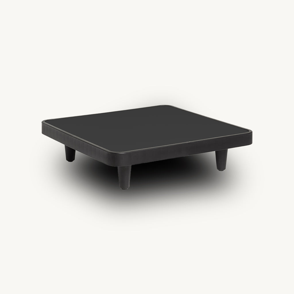 Paletti Table in Black