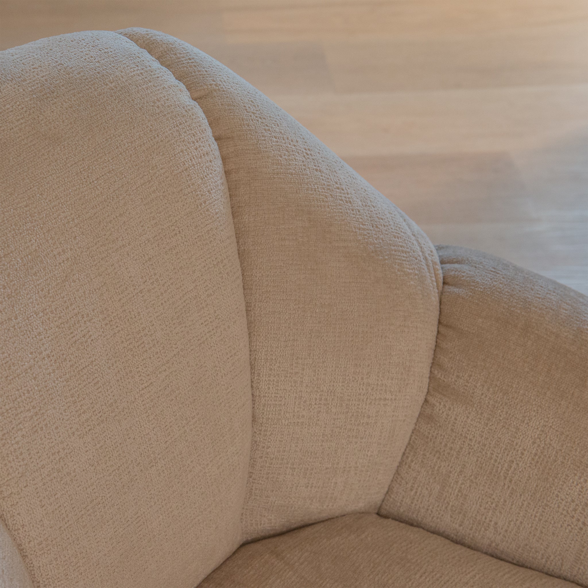 Valeria Swivel Amrchair