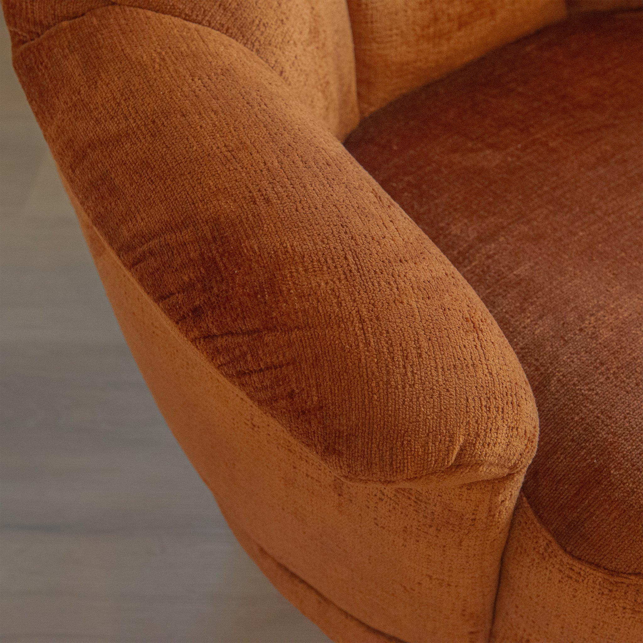 Valeria Swivel Amrchair