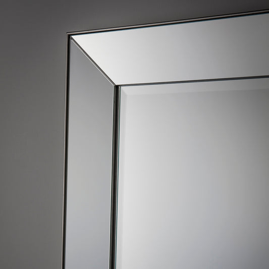 Bevelled edge square mirror