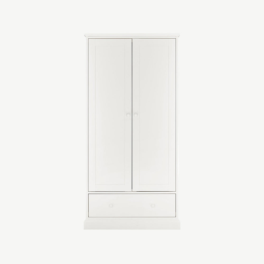 Double wardrobe in painted white
