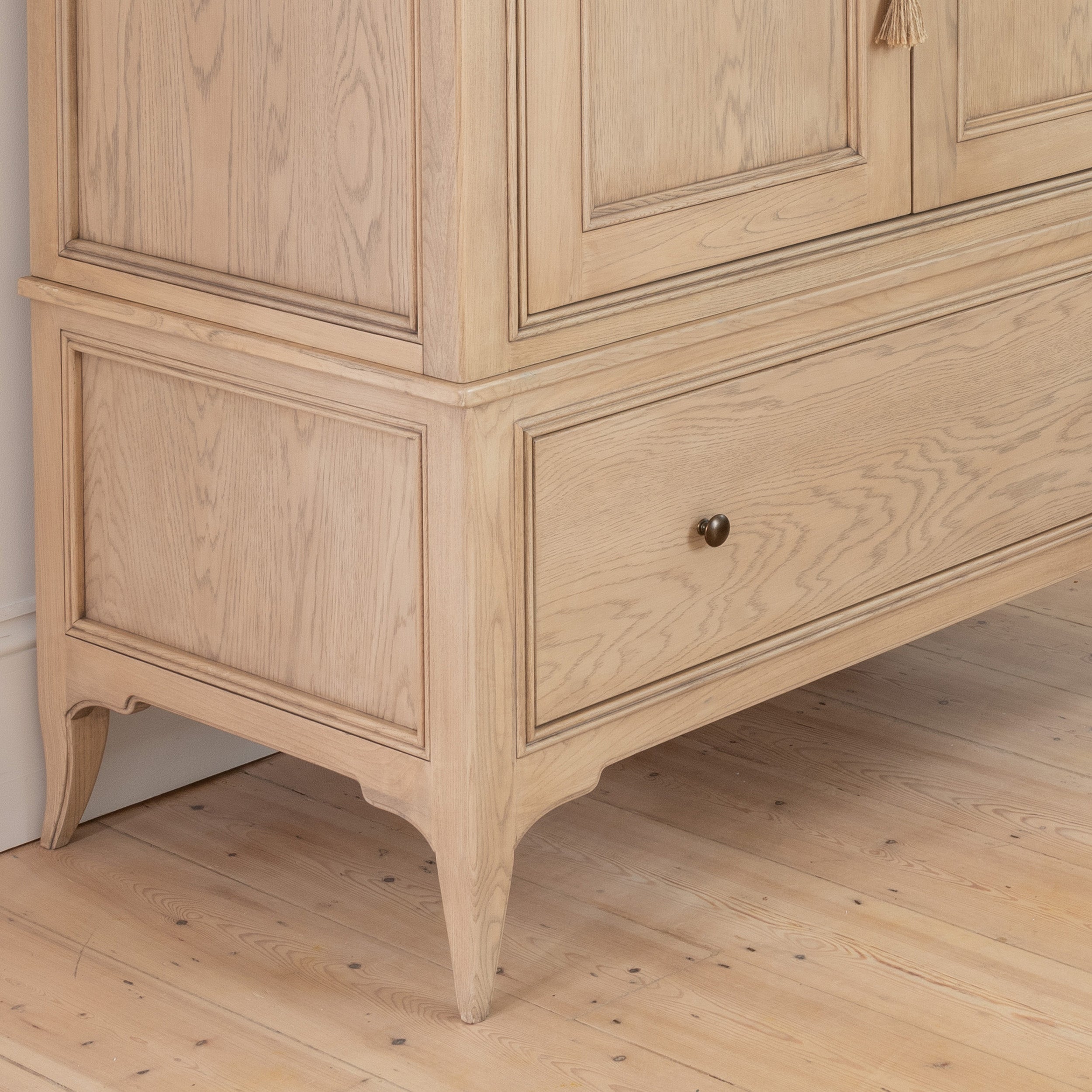 Toulon Wardrobe With Mirror