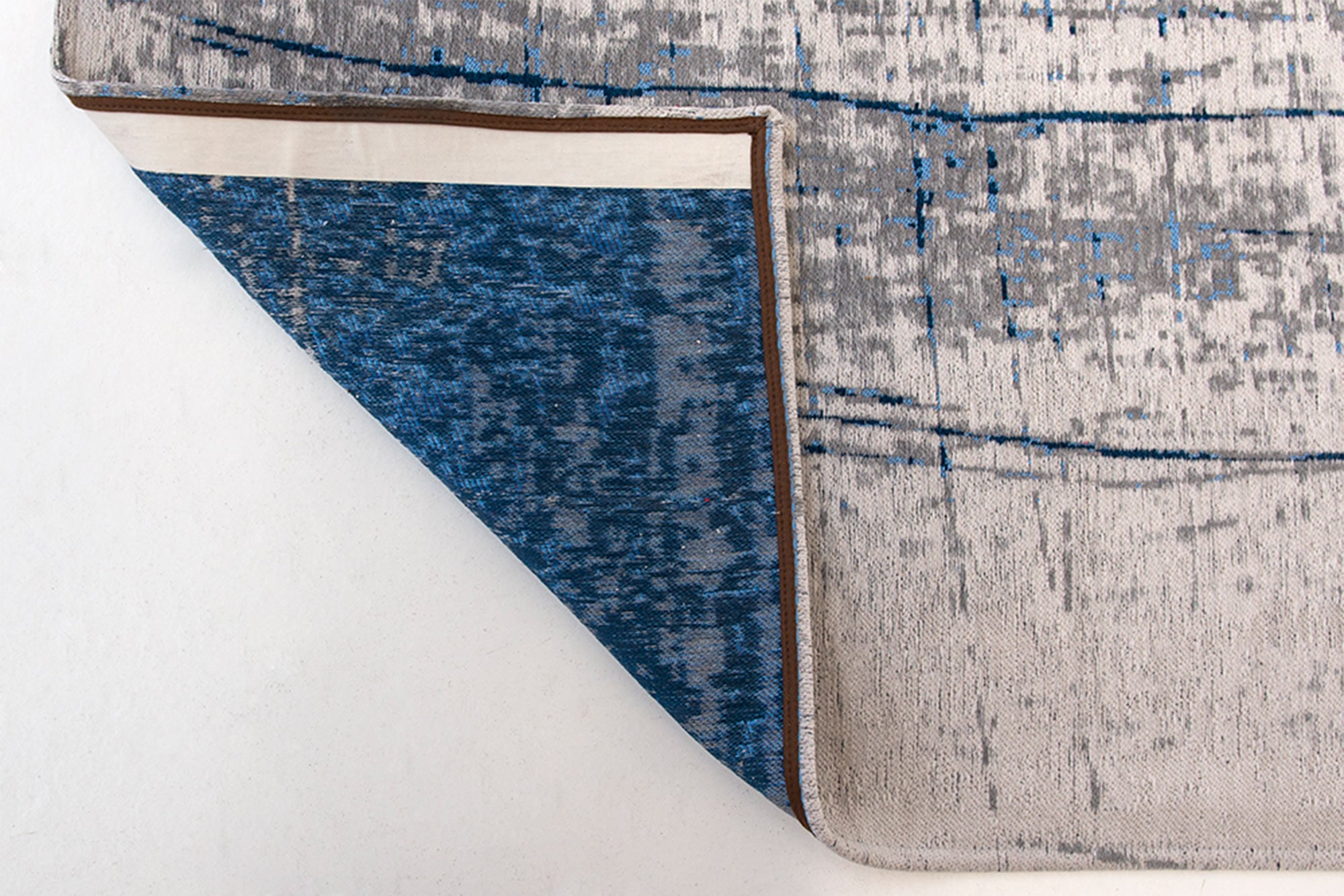Madmen Griff Rug in Bronx-Azurite