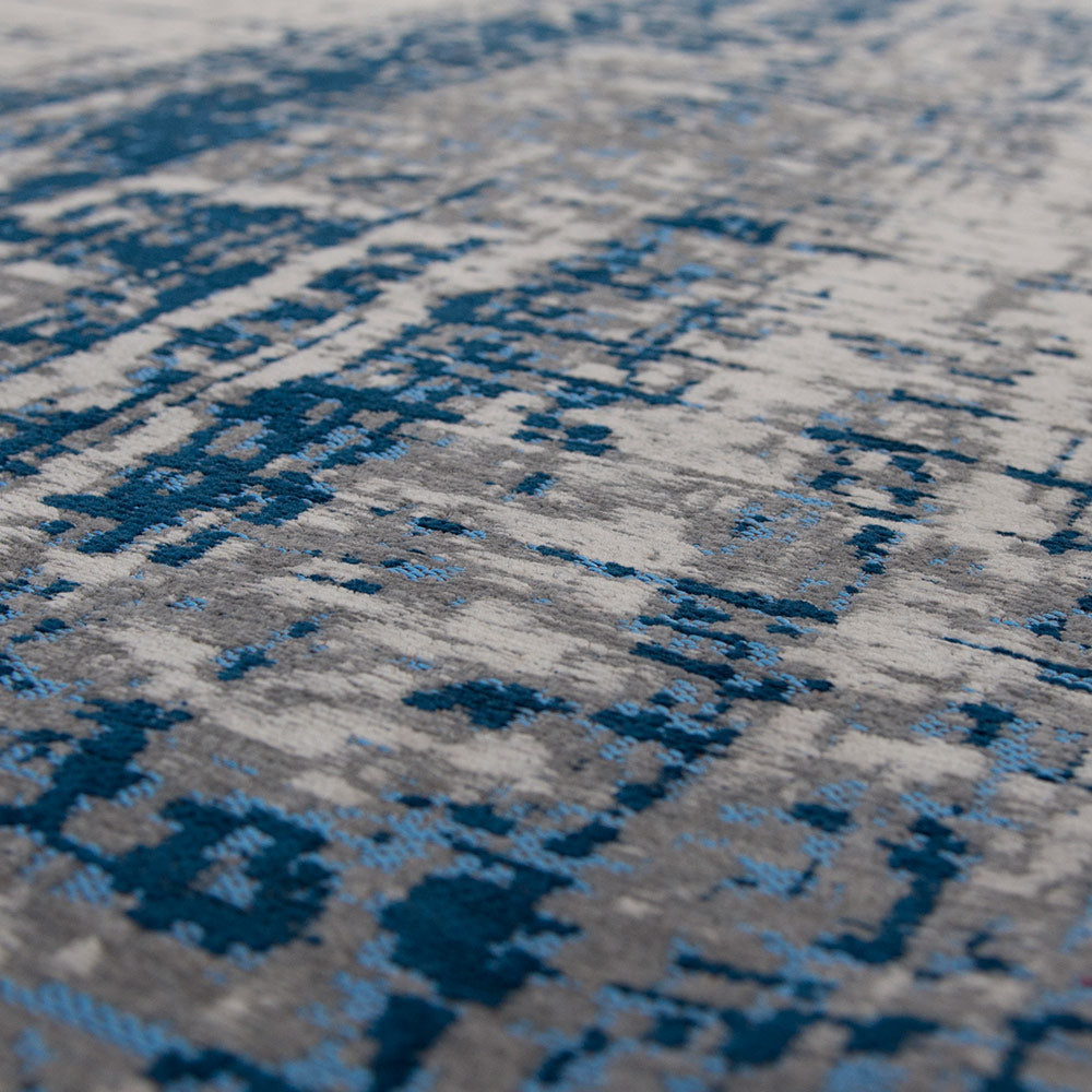 Madmen Griff Rug in Bronx Azurite