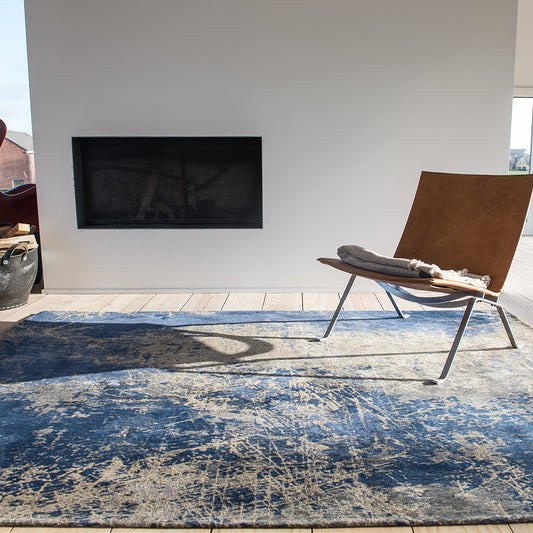 Cracks Rug in Abyss Blue